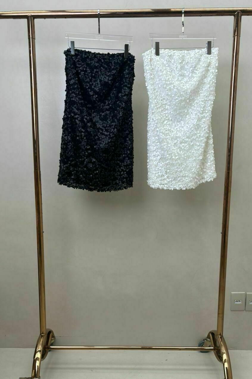Vestido curto paetê fosco colo livre