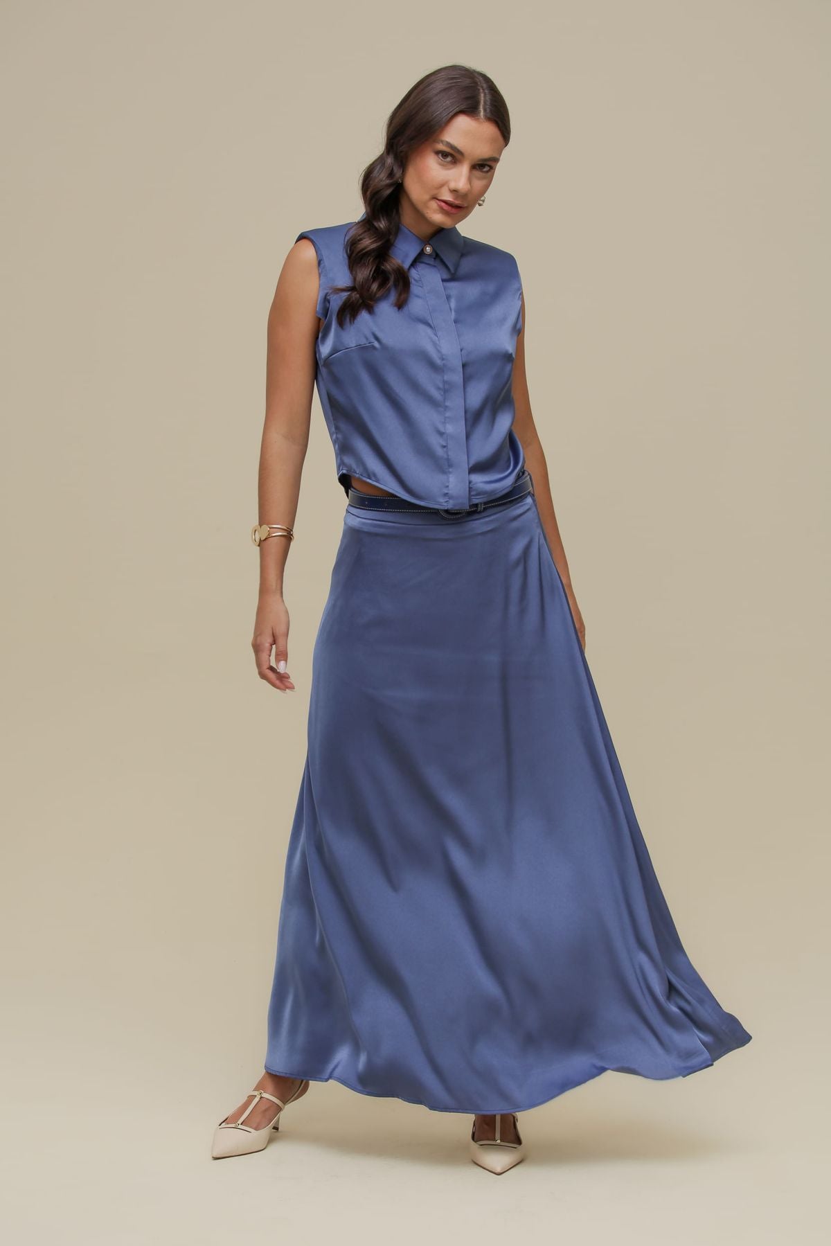 Blusa cetim com gola