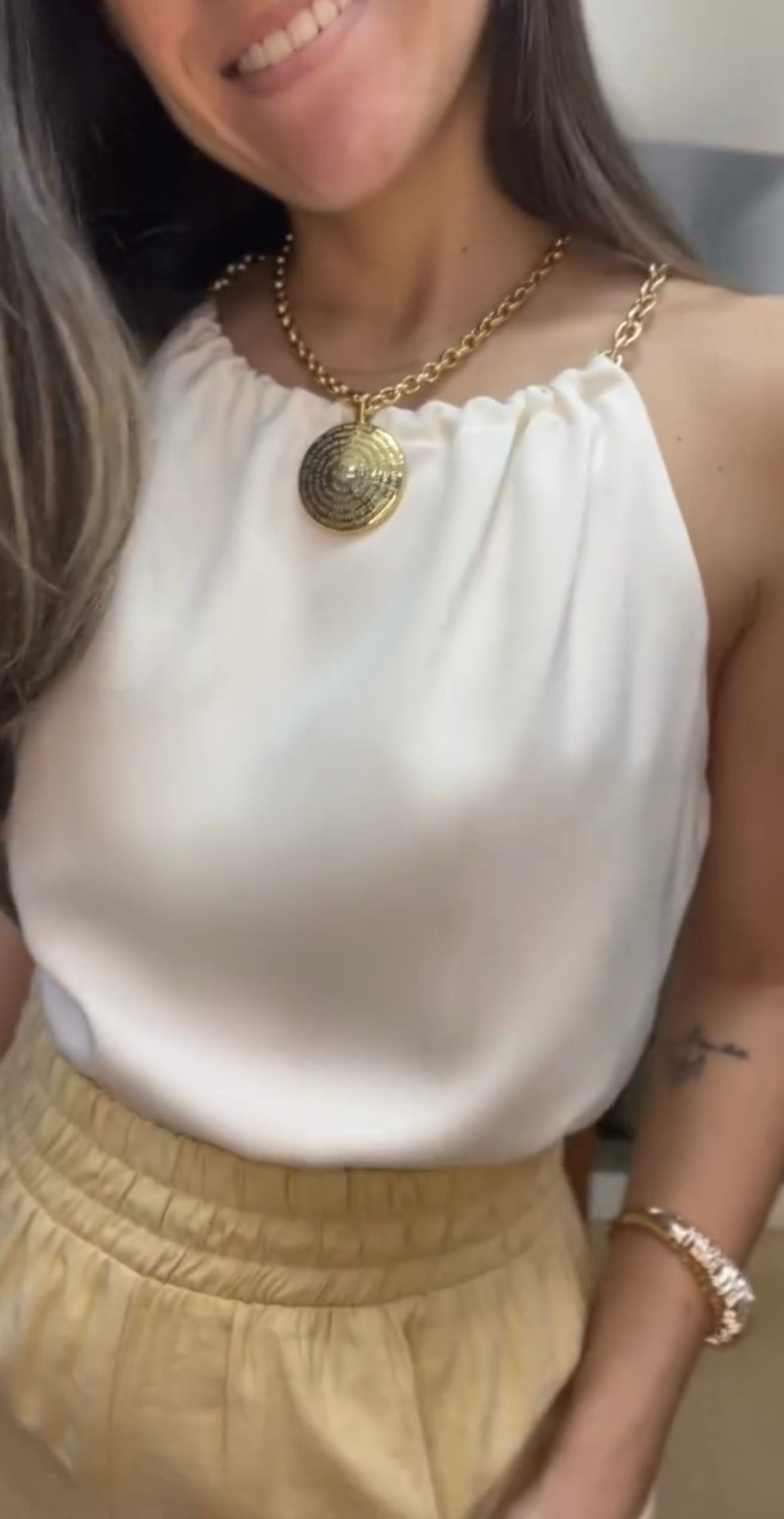 Blusa regata com corrente