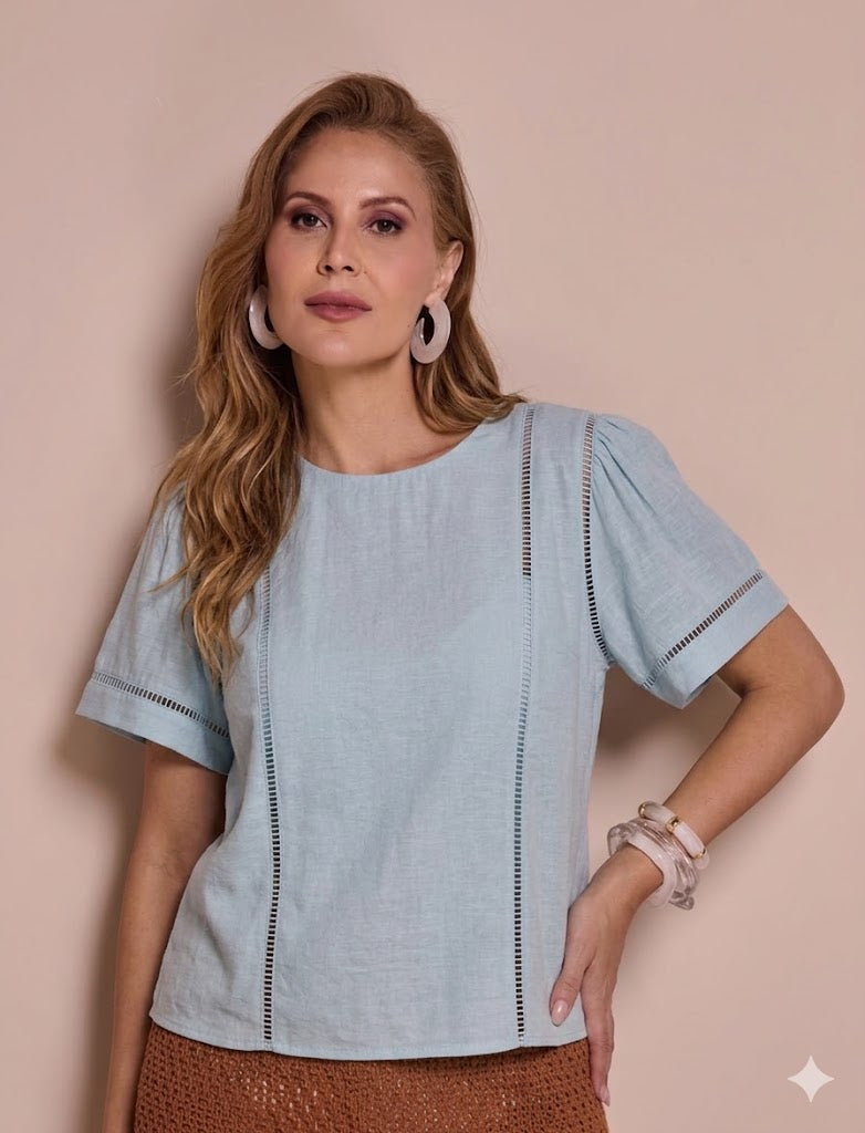Blusa com manga detalhe rendado
