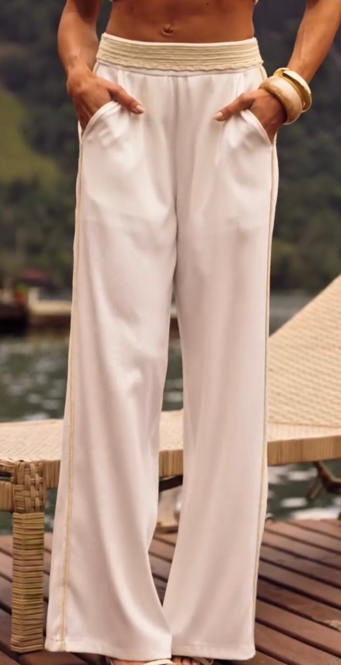 Conjunto calça pantalona e cropped cordas