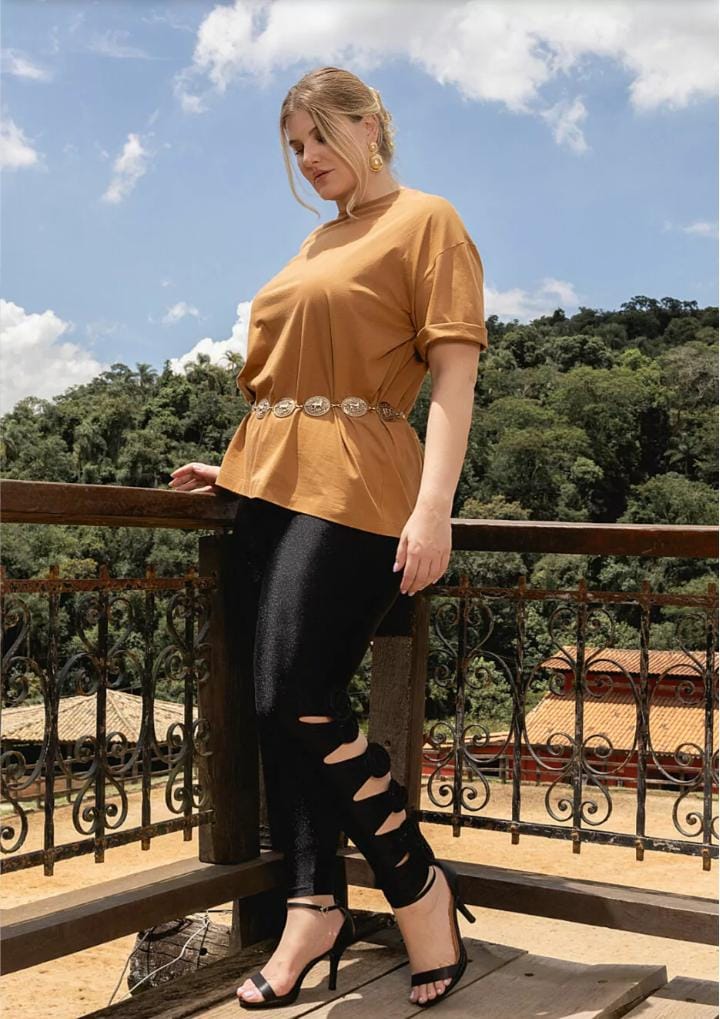 Calça Prada Preta com Detalhes em Flores Edição Limitada - Tamanho 46