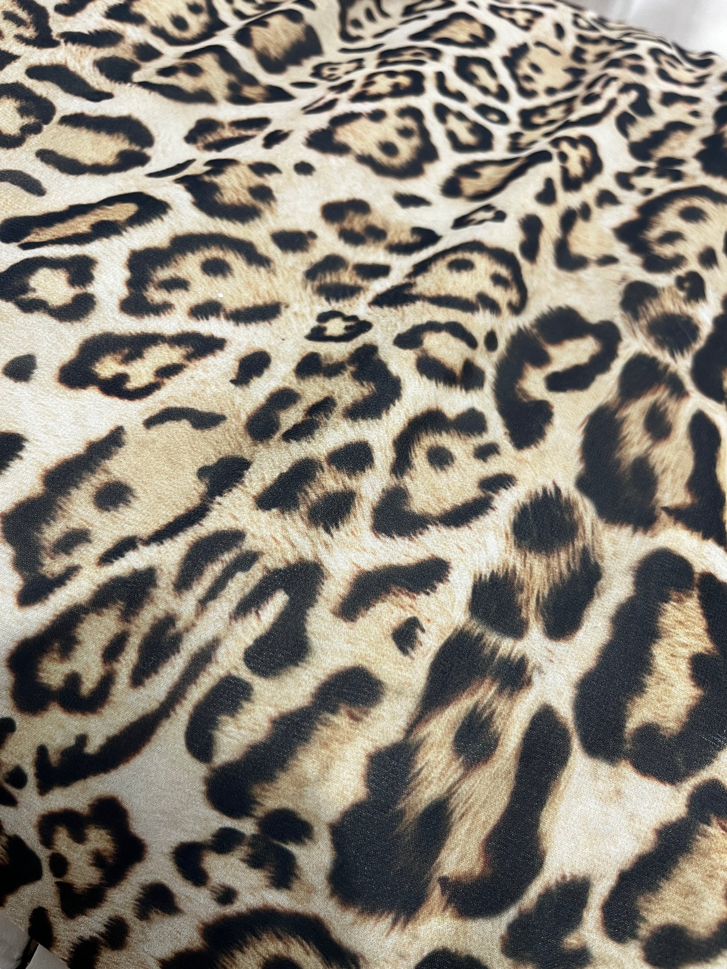 Vestido Curto Animal Print com Manga Flare