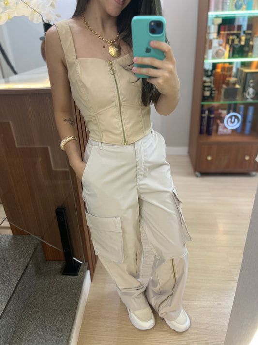 Calça pecan bolso cargo + zíper pernas