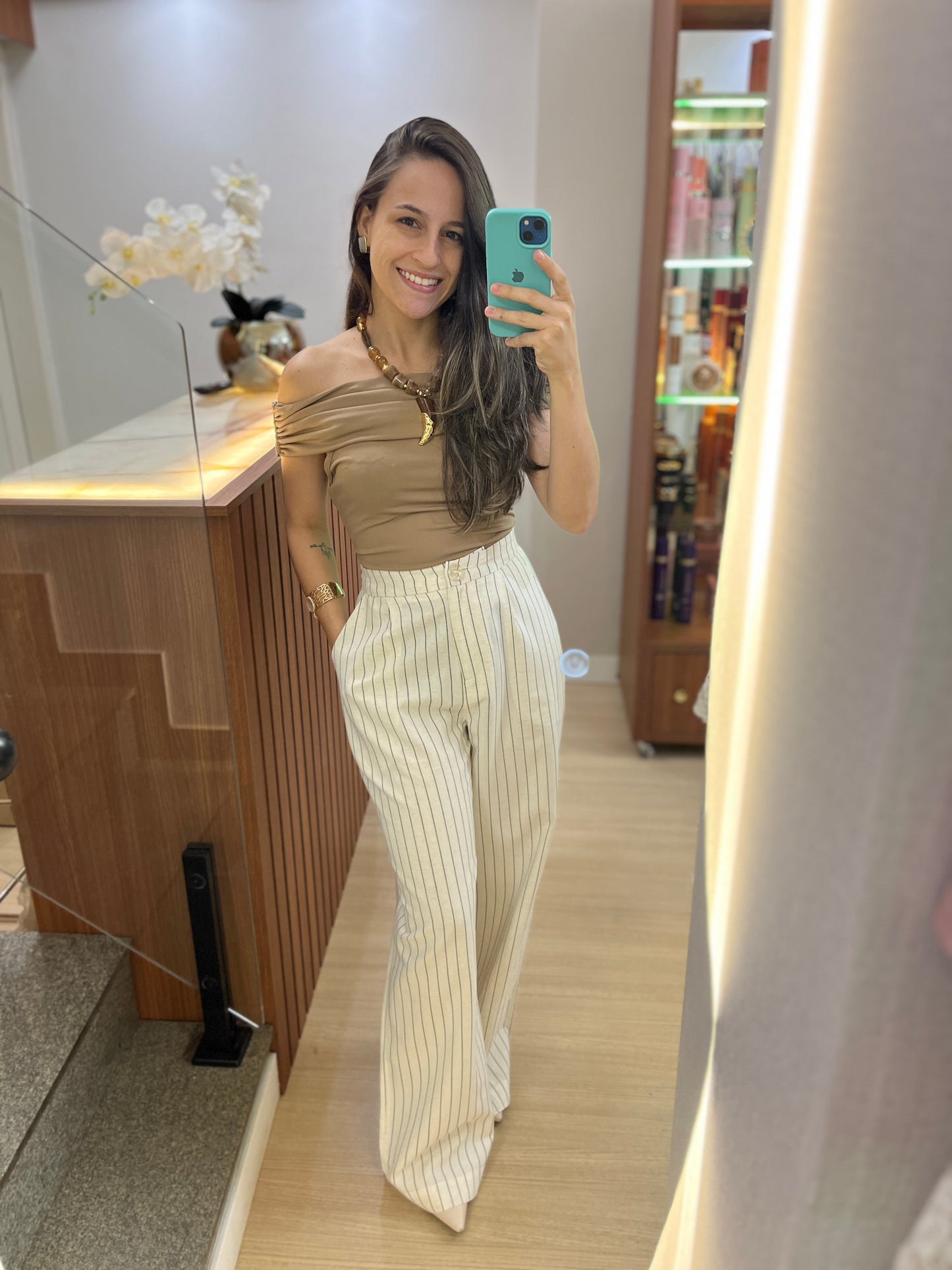 Calça alfaiataria risca de giz