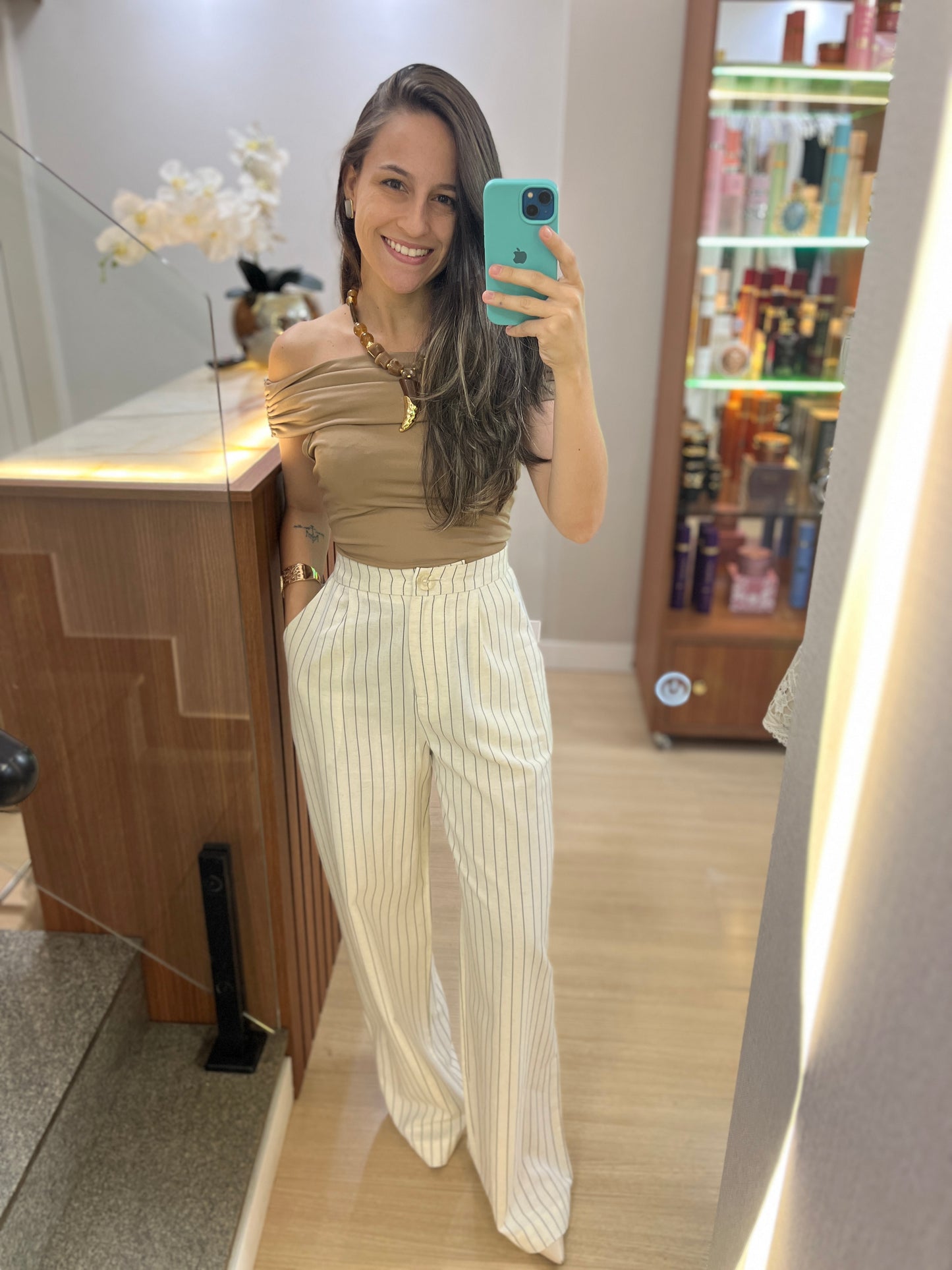 Calça alfaiataria risca de giz