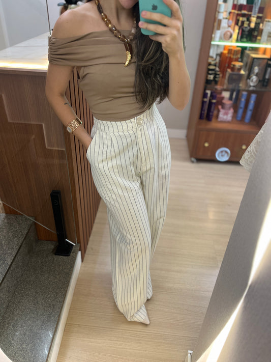 Calça alfaiataria risca de giz
