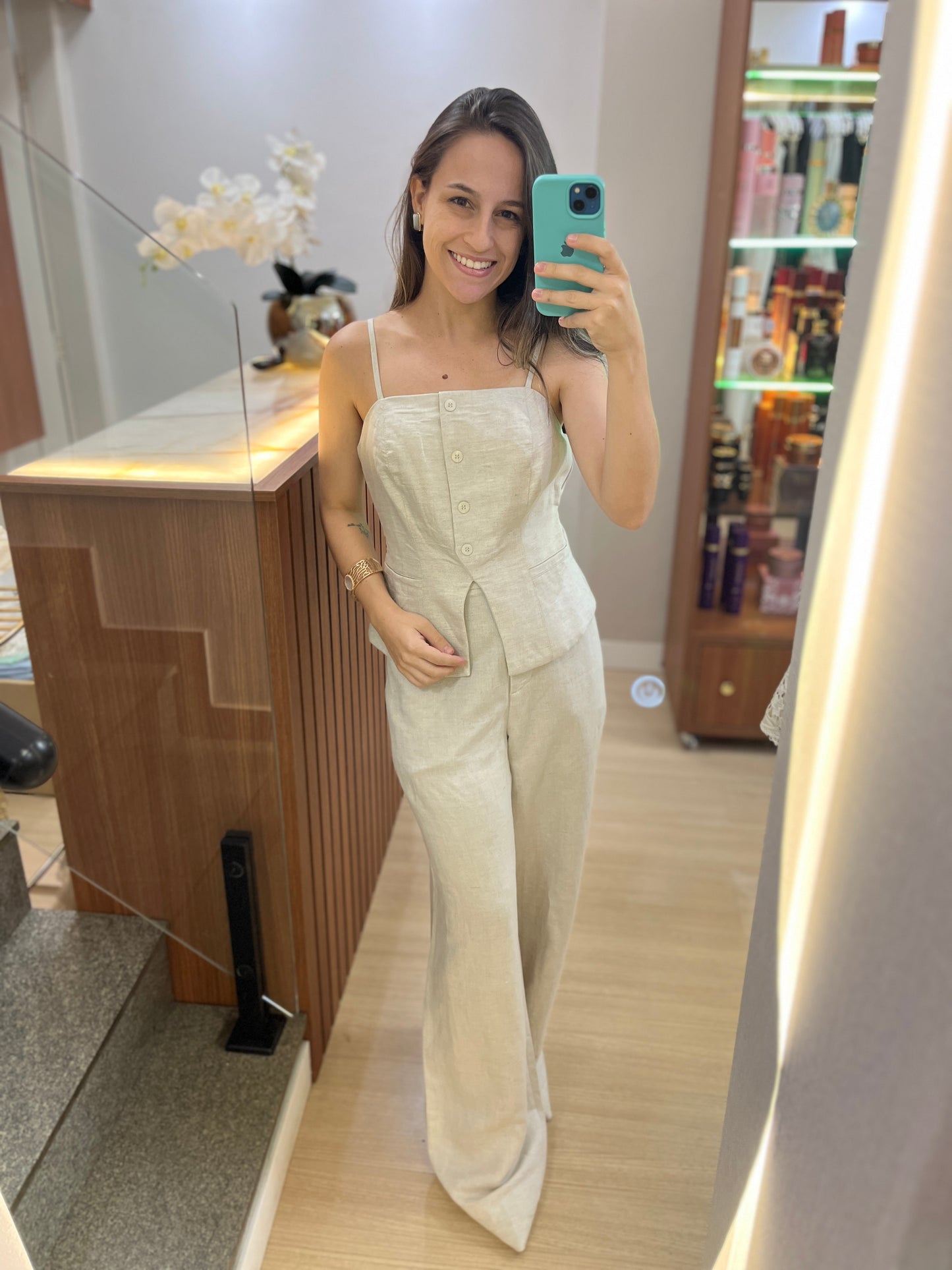 Vestido Curto com Aplicação em Flores