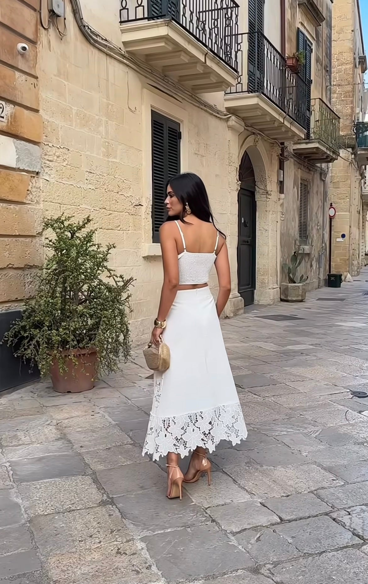 Conjunto de Saia e Cropped em Renda Guipir