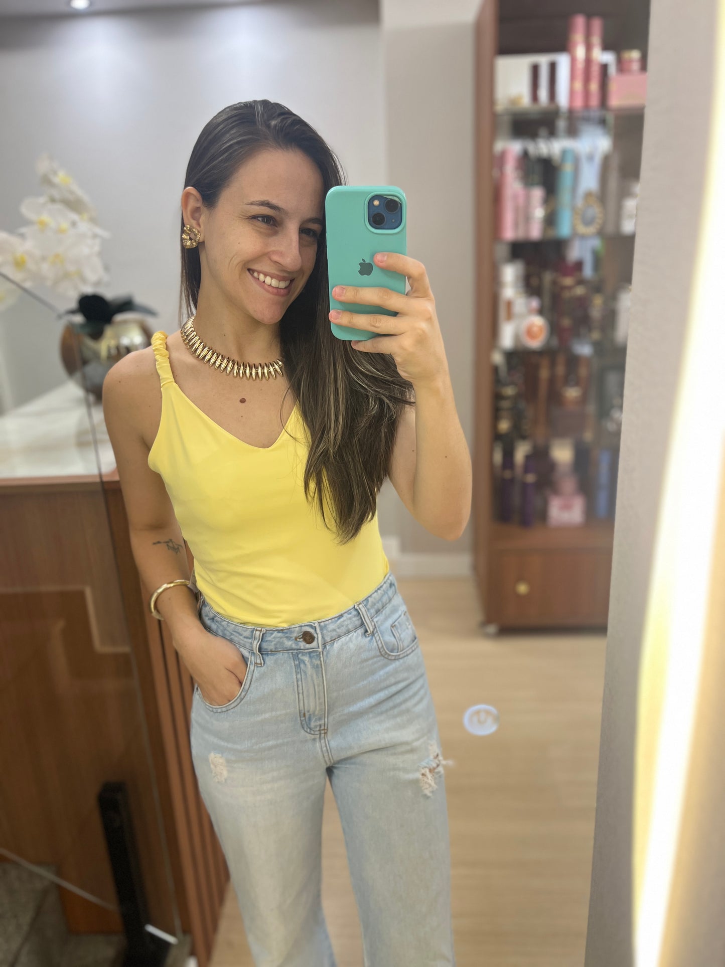 Body Amarelo Manteiga com Alça Franzida