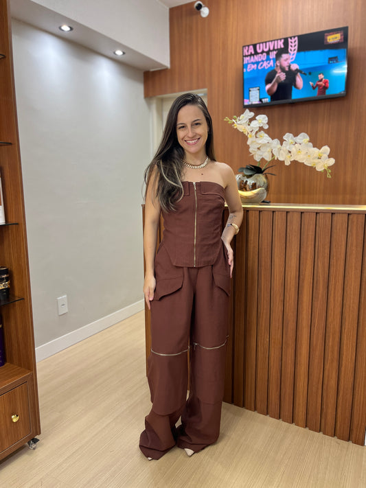 Conjunto blusa colo livre o calça com bolso detalhes em fecho
