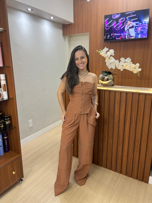 Conjunto blusa colo livre o calça com bolso detalhes em fecho